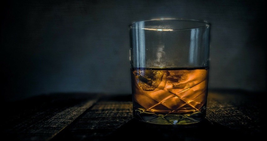 L’alcool: alleato o nemico? L’alcool: alleato o nemico?